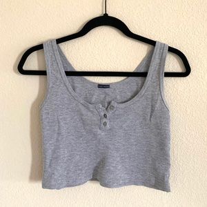 ✨SOLD AT PLATO'S✨ Brandy Melville cropped tank